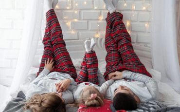 Женские пижамы и одежда для дома с новогодней символикой